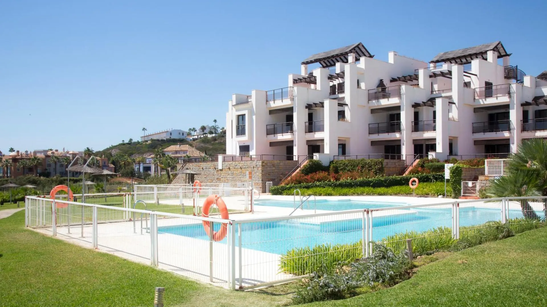 Beachfront Penthouse Luxury Bahia de Casares 0*,  Espanha