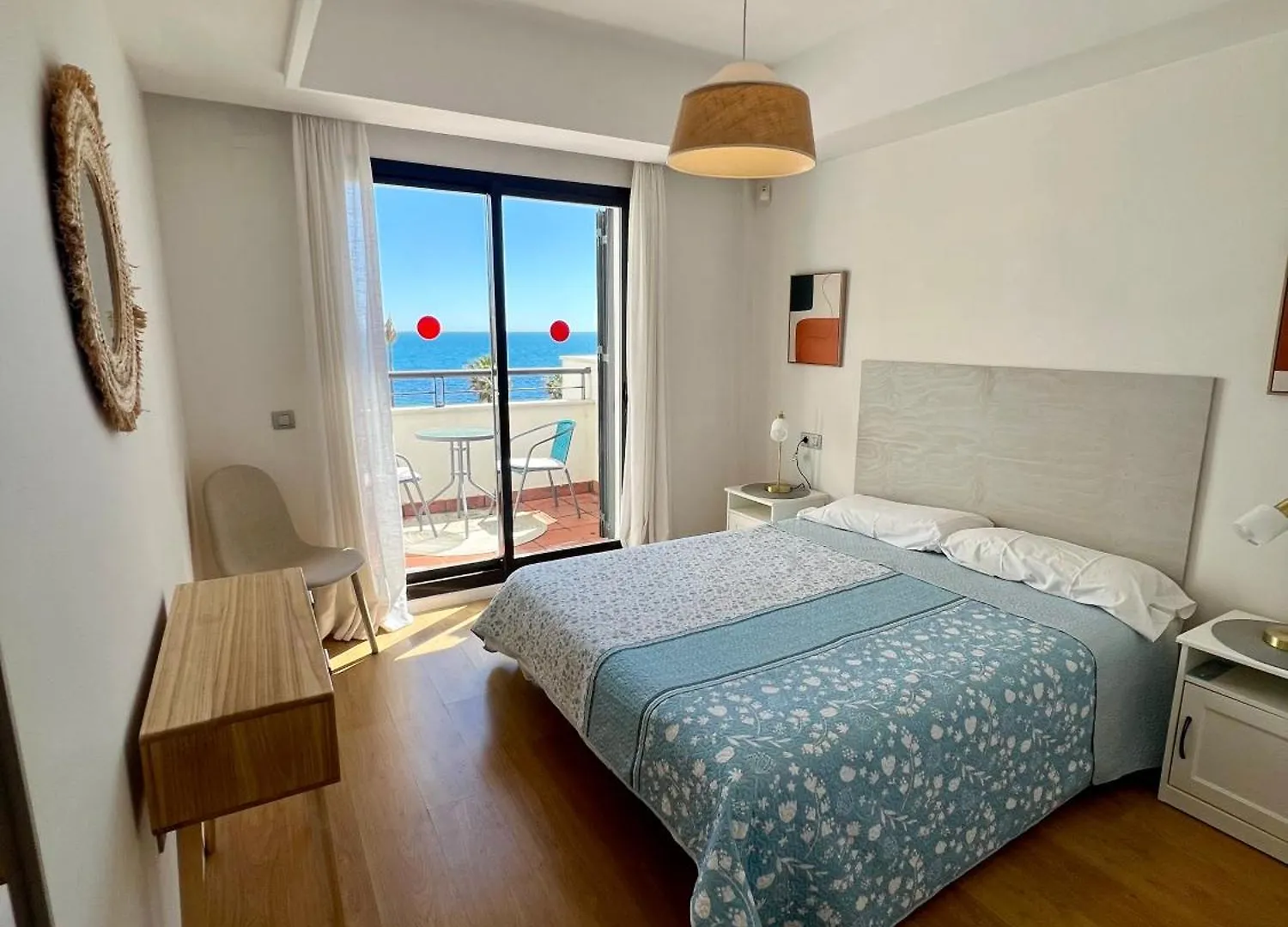 Beachfront Penthouse Luxury Bahia de Casares 0*,  Spanyolország
