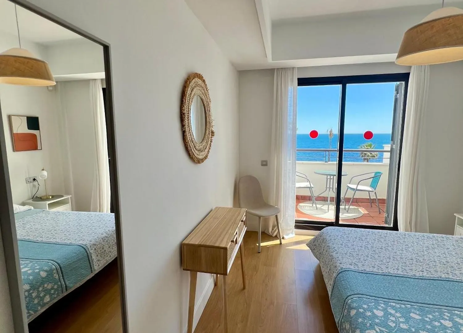 Beachfront Penthouse Luxury Bahia de Casares 0*,  Spanyolország