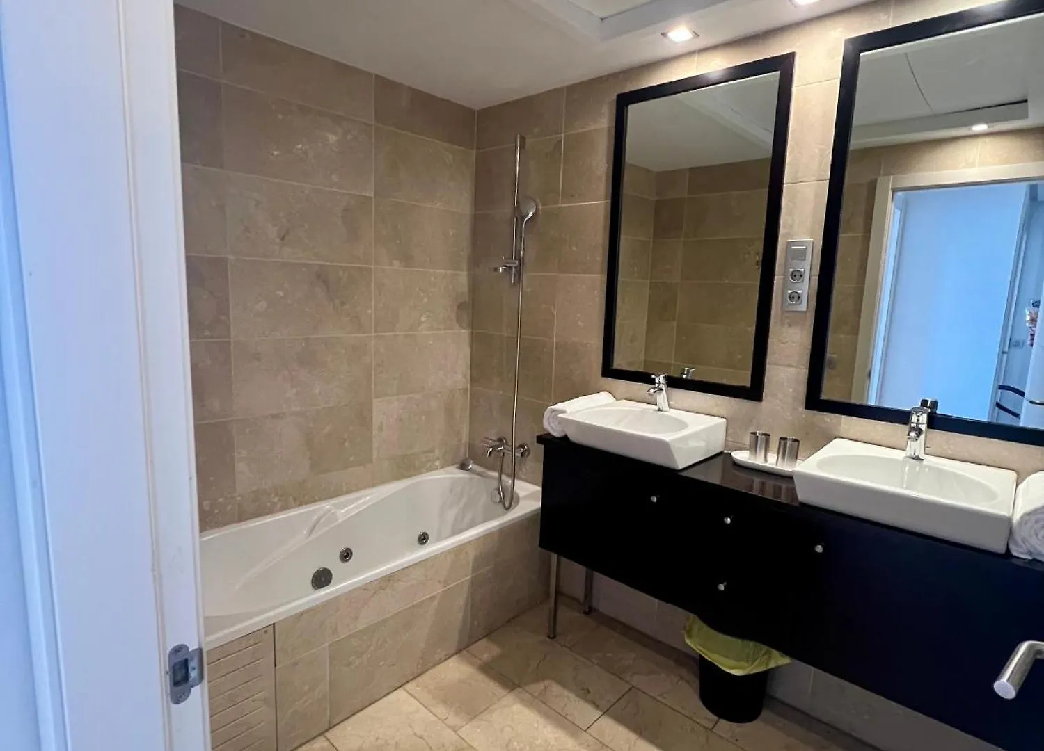Beachfront Penthouse Luxury Bahia de Casares Apartman